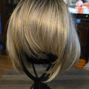 Stylish Blonde Bob Wig